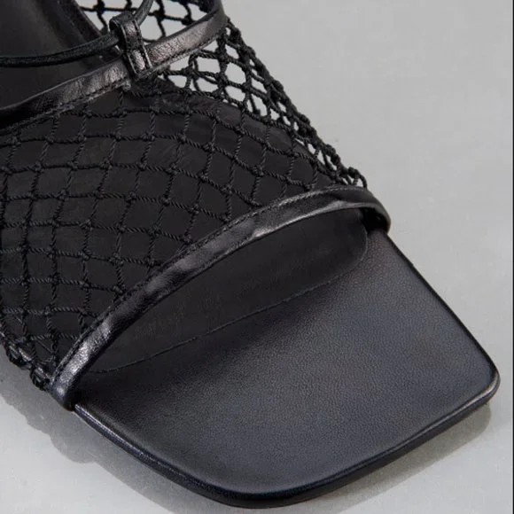 NWT - Le Adelaide Crochet Lace Up Heel in Noir